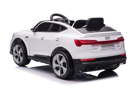 Auto Na Akumulator Audi E- Tron Białe QLS-6688 Światła LED MP3