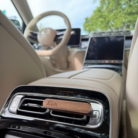 Zapach do samochodu DUFT Classic Drive - drewniany dyfuzor na kratkę +2 wkłady