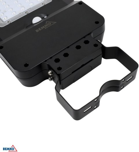 SOLARNA OPRAWA ULICZNA LED BEMKO SOLGER 20W 3000LM 3000/4000/6000K IP65 CZARNA CZ. PIR