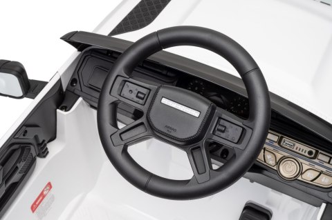 Auto Land Rover Defender białe na akumulator dla dzieci + pilot R/C