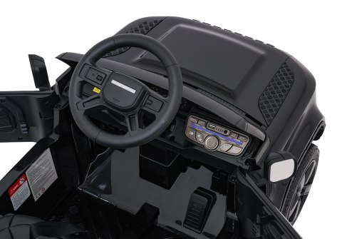 Auto Land Rover Defender czarne na akumulator dla dzieci + pilot R/C