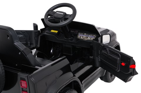 Auto Land Rover Defender czarne na akumulator dla dzieci + pilot R/C
