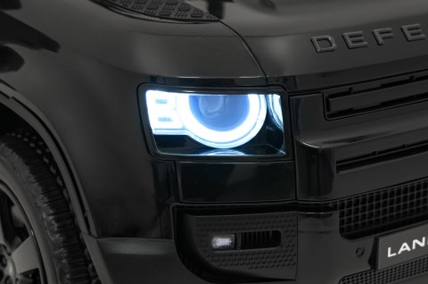Auto Land Rover Defender czarne na akumulator dla dzieci + pilot R/C