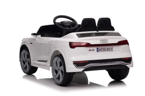 Auto Audi SQ8 białe na akumulator dla dzieci + pilot 2,4 GHz