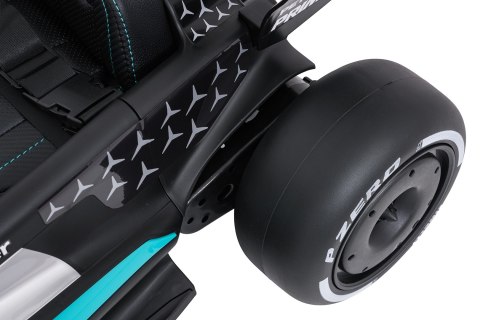 Pojazd Bolid AMG PETRONAS F1 Czarny na akumulator dla dzieci + Pilot R/C