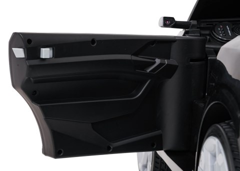 Auto Audi SQ8 czarne na akumulator dla dzieci + pilot 2,4 GHz
