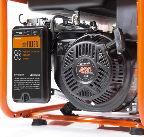 ZESTAW AGREGAT PRĄDOTWÓRCZY DAEWOO GDA 7500E-3 6.5kW + 2x GENERATOR OIL SAE 10W-30 DWO 600